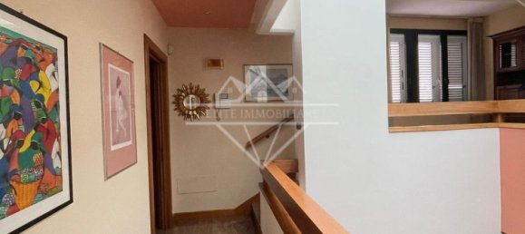 3 bedrooms House in Carrara, Italy No. 189019 32