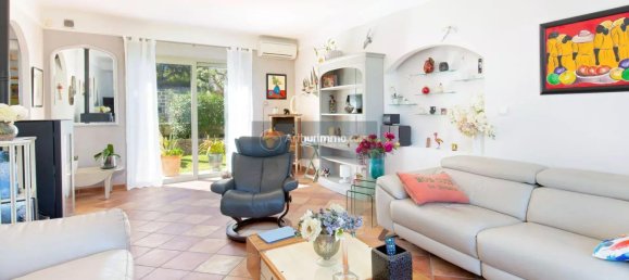 4 bedrooms Villa in Frejus, France No. 356722 8
