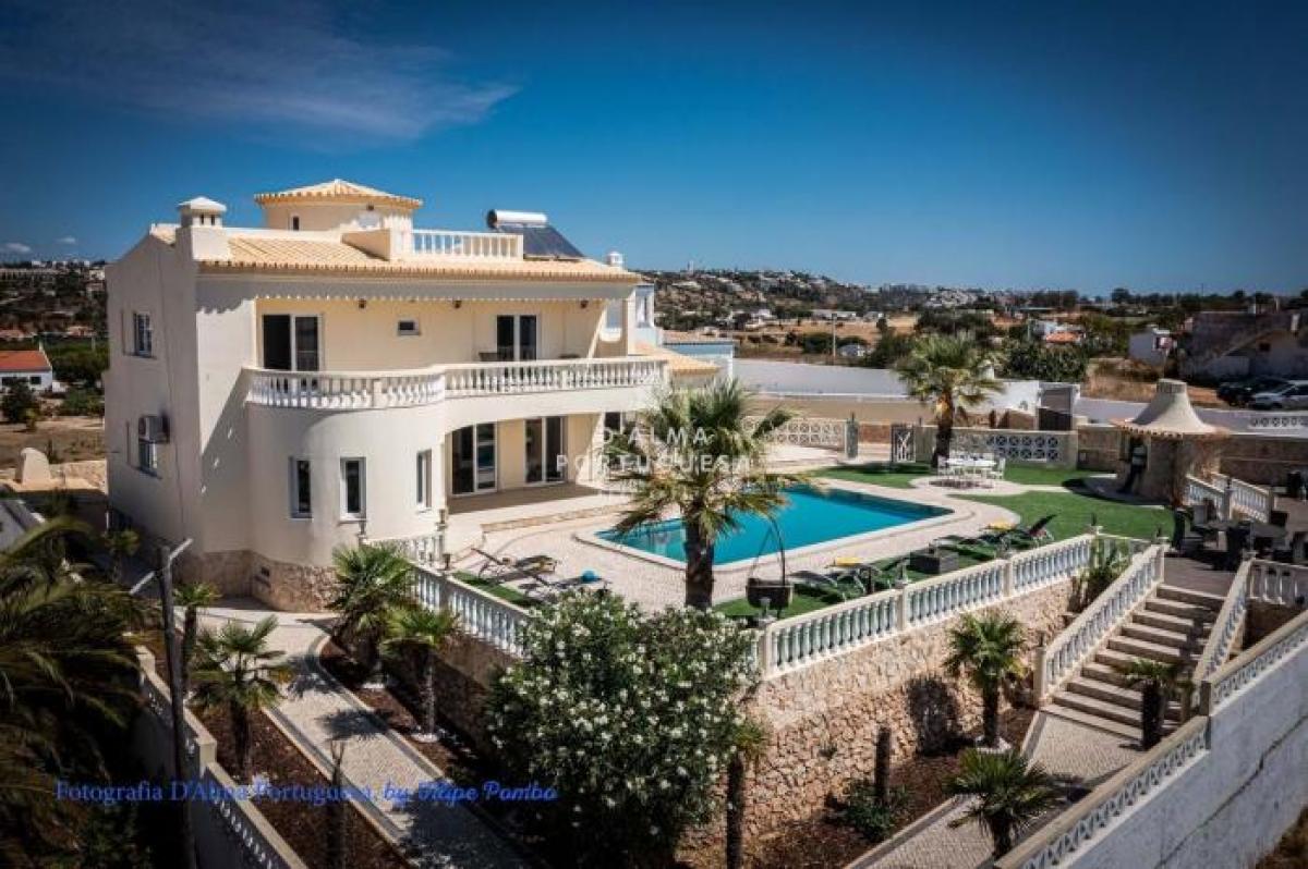 4 bedrooms Villa in Albufeira, Portugal No. 6161