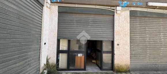 1-salle Garage à Bari, Italy No. 7416 6