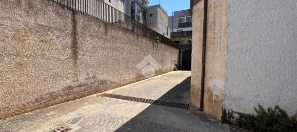1-salle Garage à Bari, Italy No. 7416 4