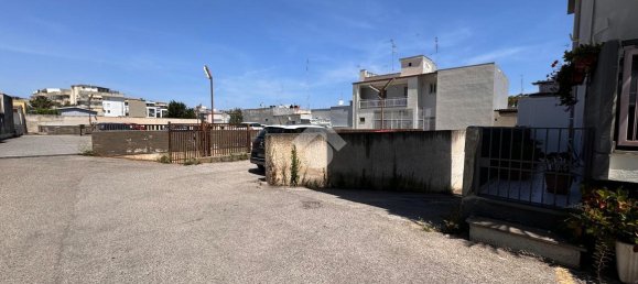 1-salle Garage à Bari, Italy No. 7416 3