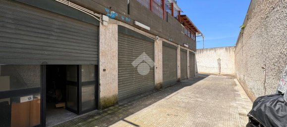 1-salle Garage à Bari, Italy No. 7416 5