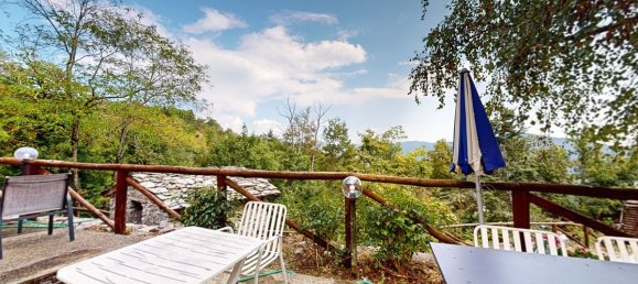 4 bedrooms House in Fabbriche di Vergemoli, Italy No. 237861 40