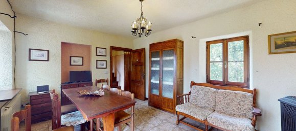 4 bedrooms House in Fabbriche di Vergemoli, Italy No. 237861 3