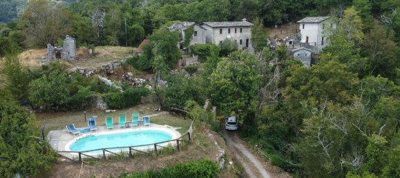 4 bedrooms House in Fabbriche di Vergemoli, Italy No. 237861 2
