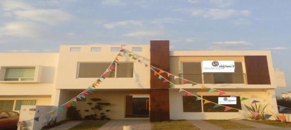 Casa de 3 dormitorios en Querétaro, Mexico No. 181358 2