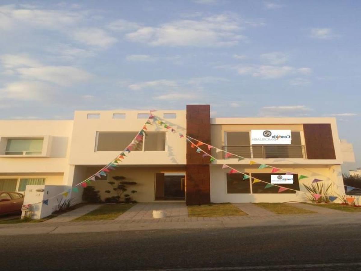 Casa de 3 dormitorios en Querétaro, Mexico No. 181358