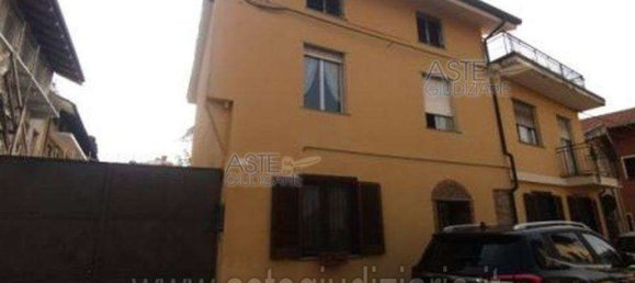 5 rooms Apartment in Favria, Italy No. 275548 2