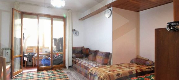 5 rooms Apartment in Cascina, Italy No. 22112 6