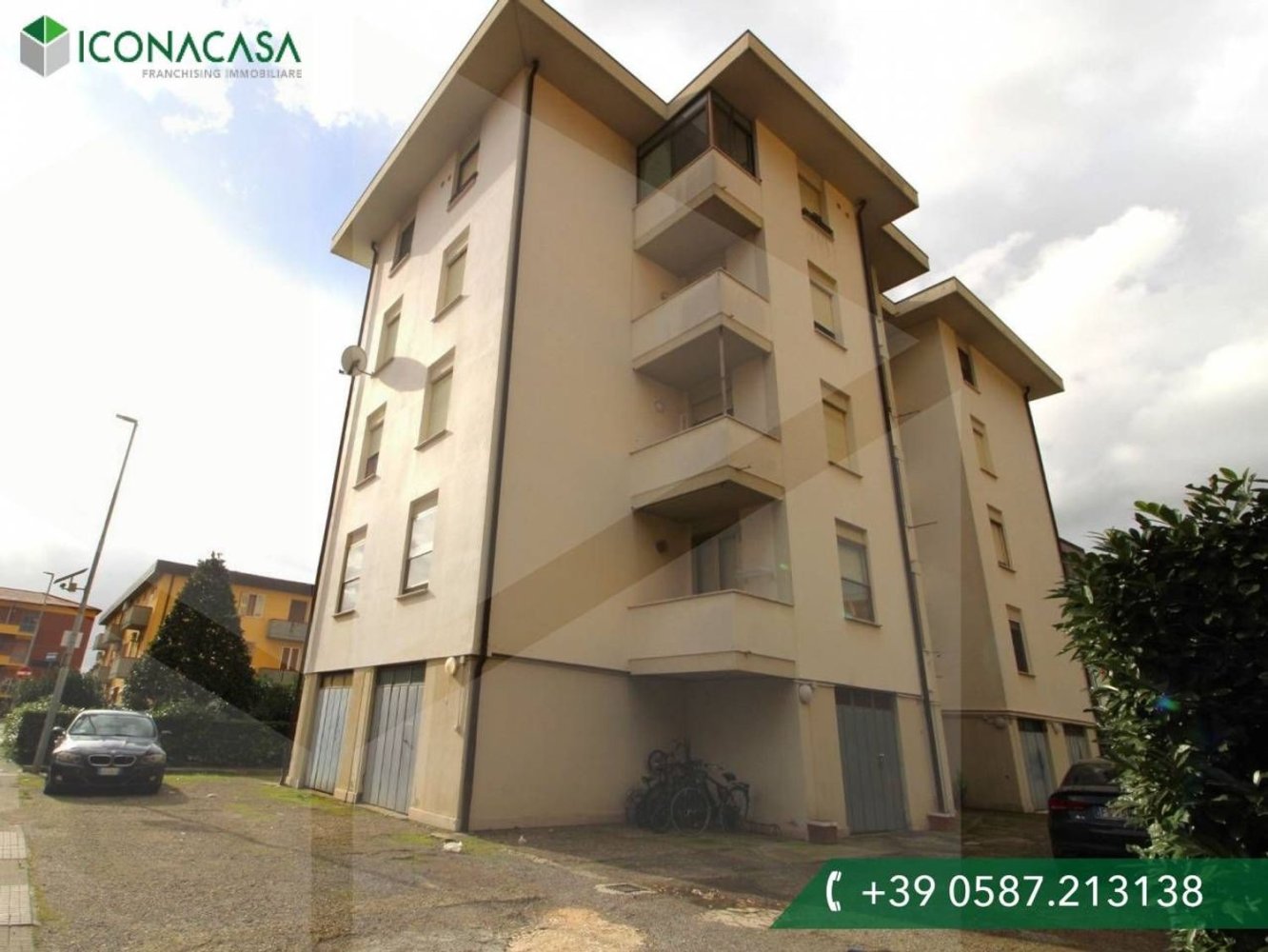 5 rooms Apartment in Cascina, Italy No. 22112