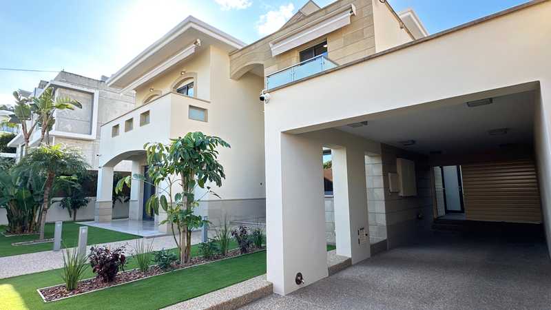 4 bedrooms Villa in Latsia, Cyprus No. 16605