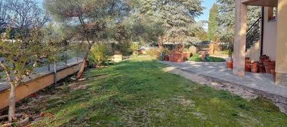 6 bedrooms Villa in Tuoro sul Trasimeno, Italy No. 122850 7