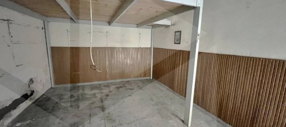 1-Zimmer Gewerbliche Immobilie in Brusciano, Italy, Nr. 24709 7