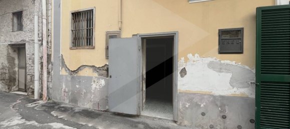 1-Zimmer Gewerbliche Immobilie in Brusciano, Italy, Nr. 24709 17
