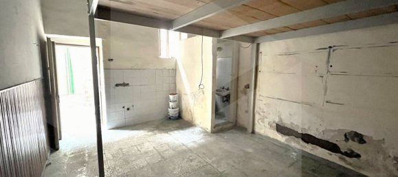 1-Zimmer Gewerbliche Immobilie in Brusciano, Italy, Nr. 24709 12