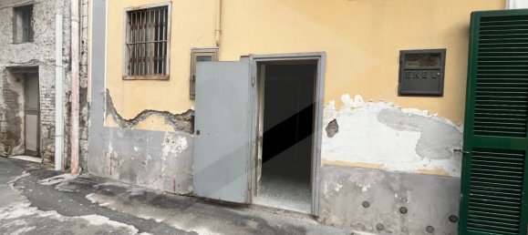 1-Zimmer Gewerbliche Immobilie in Brusciano, Italy, Nr. 24709 9