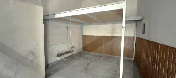1-Zimmer Gewerbliche Immobilie in Brusciano, Italy, Nr. 24709 3