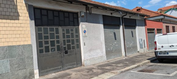 800m² Warehouse in Turin, Italy No. 83622 3