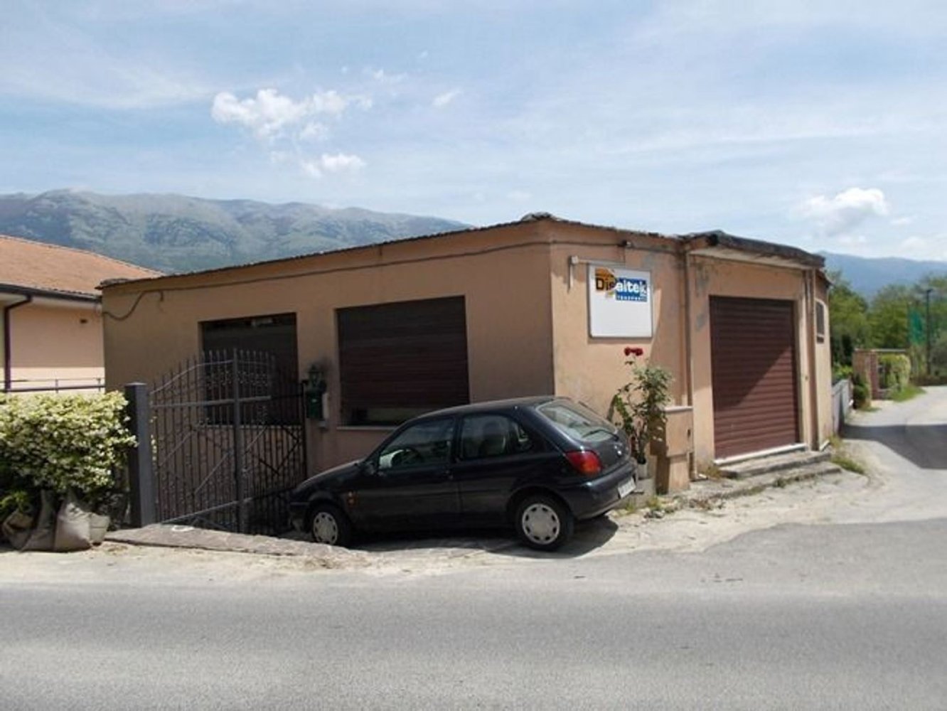 158m² Commercial property in Sora, Italy No. 299840