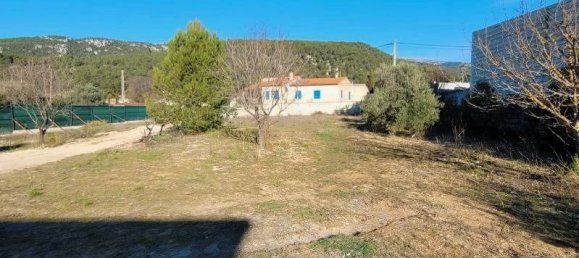 Grundstück in Cuges-les-Pins, France 1158m², Nr. 334766 3