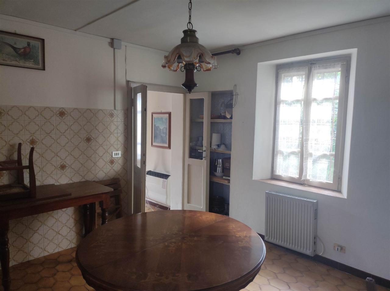 3 rooms House in Gazzola, Italy No. 27576