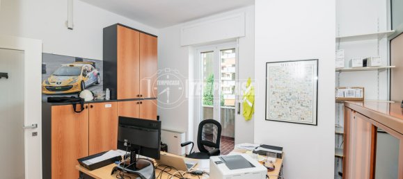 Квартира с 4 комнатами в Сан Донато Миланезе, Италия № 275866 2