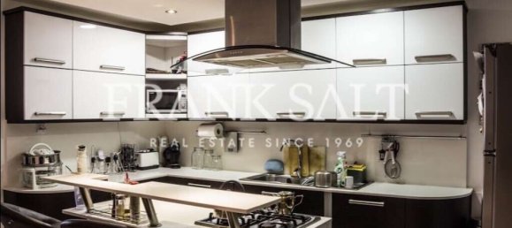 3 bedrooms Maisonette in Attard, Malta No. 8812 17