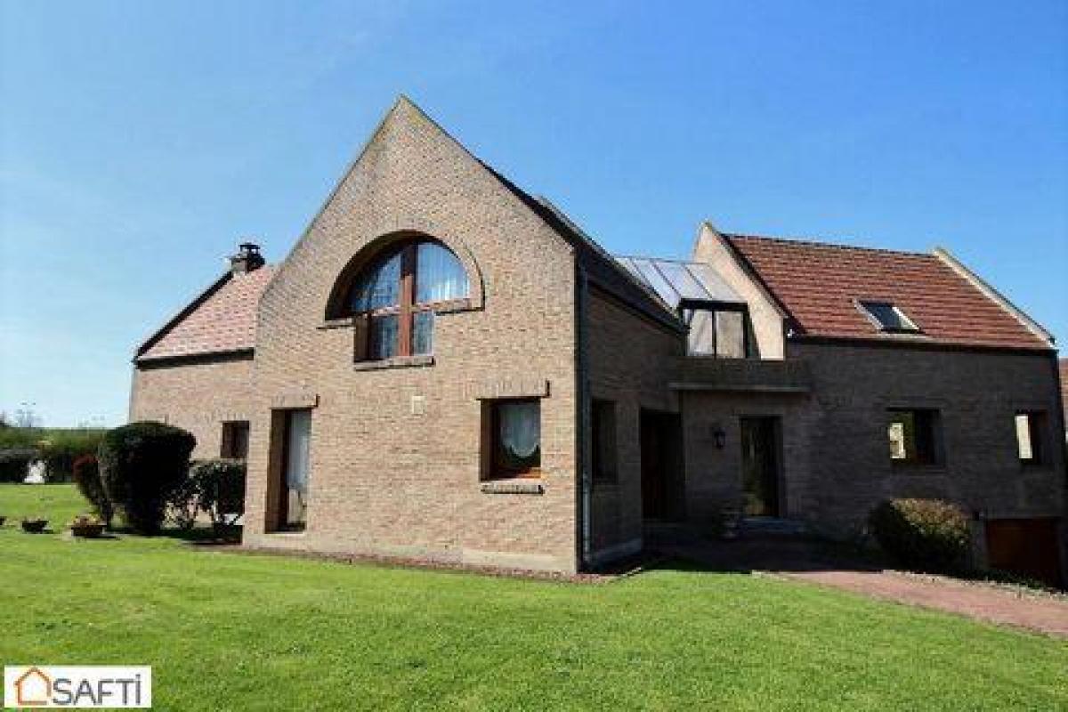 Casa de 5 dormitorios en Le Portel, France No. 26188