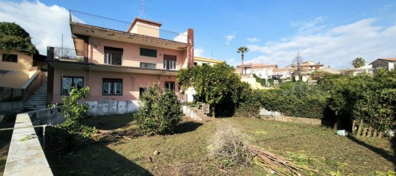 4 bedrooms Villa in Aci Bonaccorsi, Italy No. 163611 3