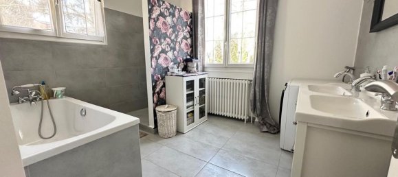 3 bedrooms House in Neuilly-Plaisance, France No. 121275 4