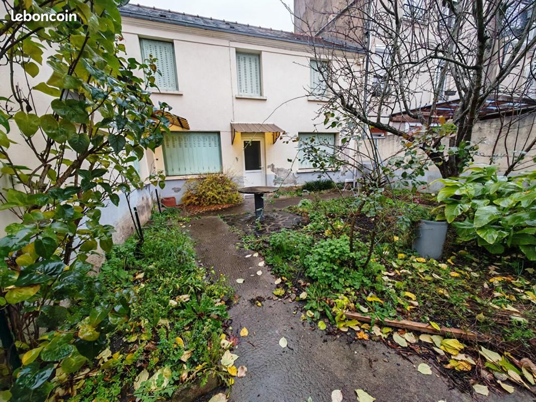 2 غرف نوم تاون هاوس في Chateauroux, France رقم 160351