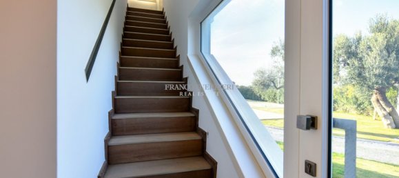 3 Schlafzimmer Villa in Monopoli, Italy, Nr. 59759 7