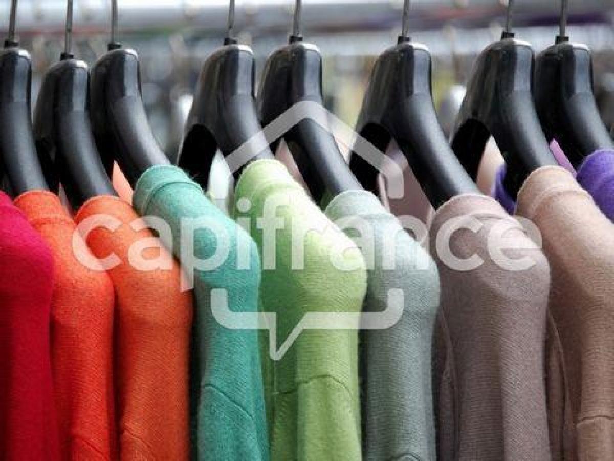  مكتب في Lesneven, France 158متر مربع رقم 17953