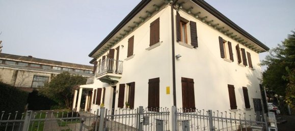 5 rooms Villa in Padua, Italy No. 62016 4