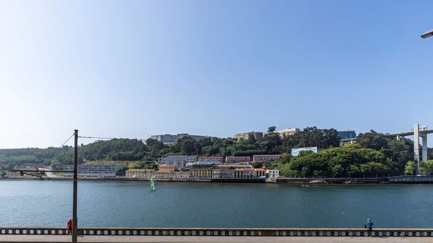 Квартира с 2 спальнями в Порту, Португалия № 132569