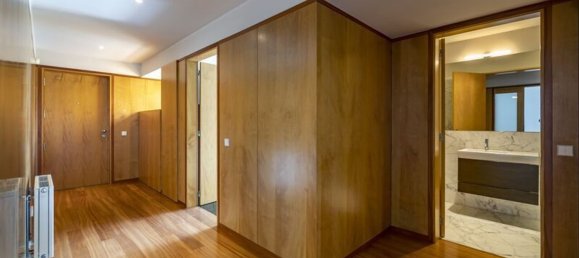 Квартира с 2 спальнями в Порту, Португалия № 132569 18