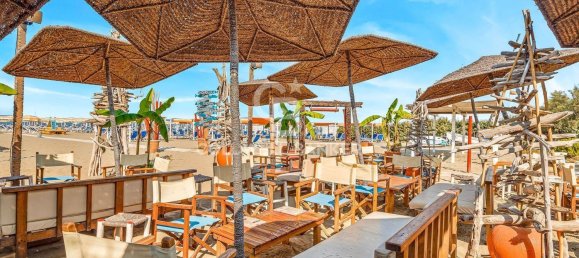 Gewerbliche Immobilie in Pietrasanta, Italy 7000m², Nr. 232099 5