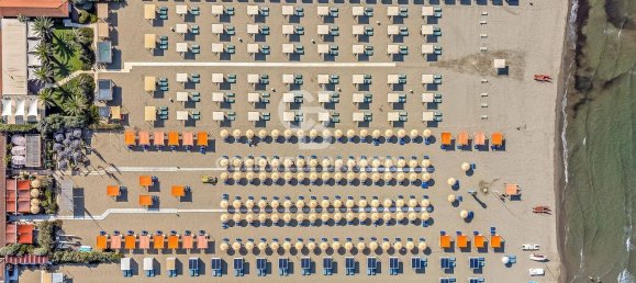 Gewerbliche Immobilie in Pietrasanta, Italy 7000m², Nr. 232099 28