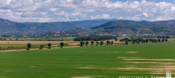 4 bedrooms House in Cortona, Italy No. 53540 30