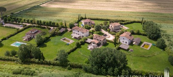 4 bedrooms House in Cortona, Italy No. 53540 26