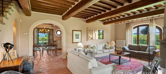 4 bedrooms House in Cortona, Italy No. 53540 7