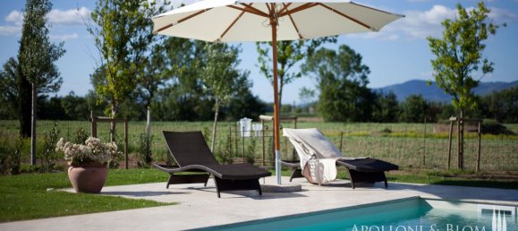 4 bedrooms House in Cortona, Italy No. 53540 3