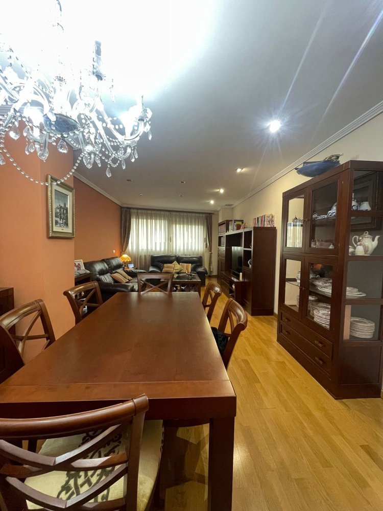 Apartamento de 4 dormitorios en Castellón de la Plana, Spain No. 204591