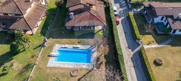 6 rooms Villa in Azzio, Italy No. 61657 4