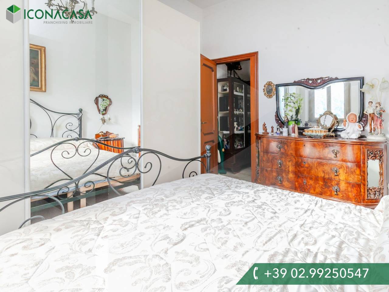 3 rooms Apartment in Milan, Italy No. 242085