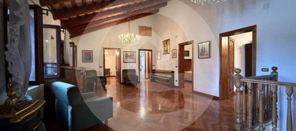 5 bedrooms Villa in Massanzago, Italy No. 356936 9