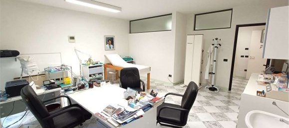50m² Office in Fidenza, Italy No. 177089 2