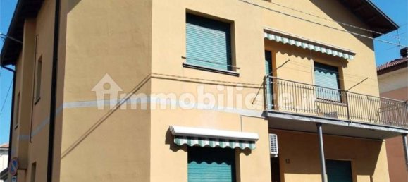 4 bedrooms Villa in Cesano Maderno, Italy No. 341044 2