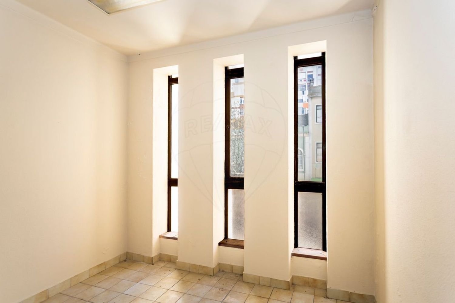 20m² Office in Barreiro, Portugal No. 60132